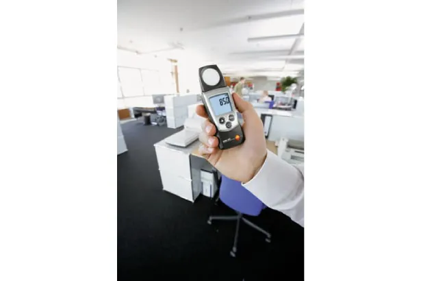 سنجش نور محیط با لوکس متر دیجیتال تستو TESTO 540